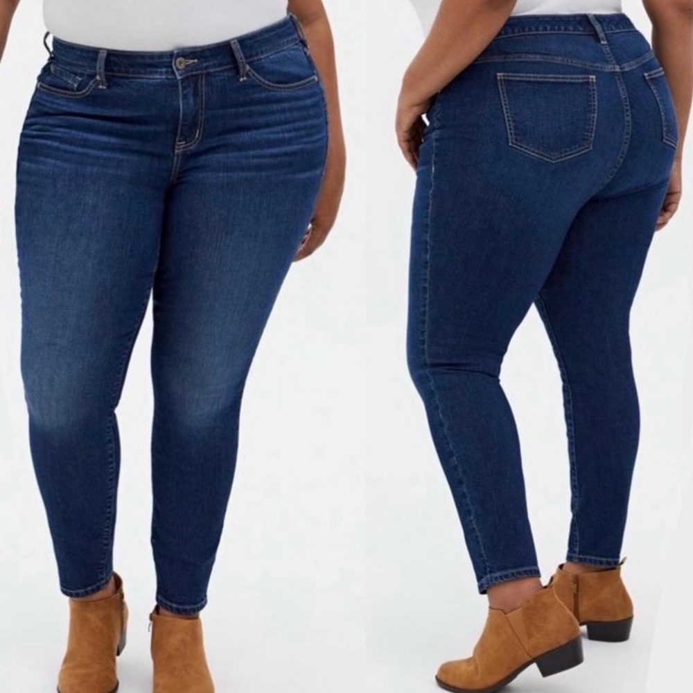 torrid Darker Medium Wash Mid-Rise Skinny Vintage Stretch Blue Jeans in Size 18T